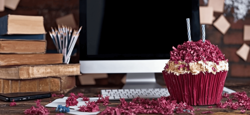 Привітання з днем народження колезі своїми словами - найкращі побажання