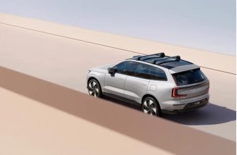 Volvo EX90 2025: новий електричний флагман шведського бренду